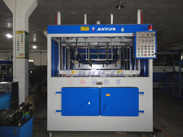 單頭厚片<a href=http://m.ekeke.cn/ target=_blank class=infotextkey>吸塑機</a>1.jpg