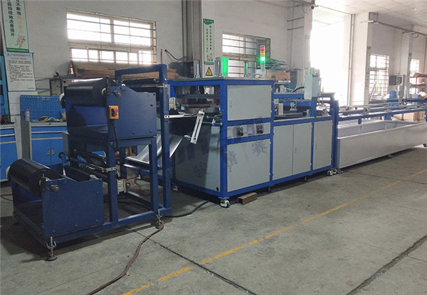 地?zé)崮と詣?dòng)<a href=http://m.ekeke.cn/ target=_blank class=infotextkey>熱合機(jī)</a>